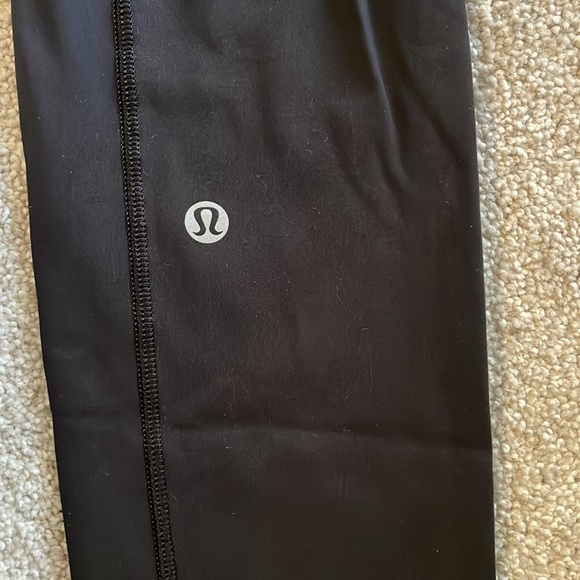 Lululemon Tights with Pockets - Picture 4 of 5
